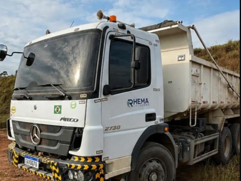 Caminhão Basculante Mercedes-Benz Atego 2730 — frota Rhema